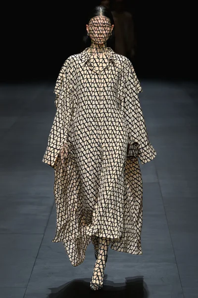 Look 4